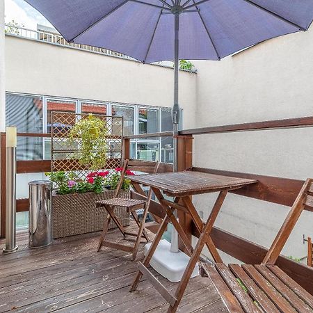 Bratislava -Apartment Near The City Center With A Balcony Exterior foto